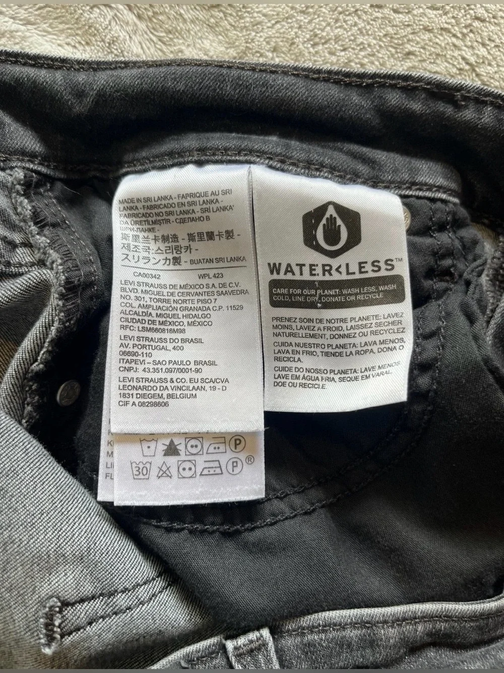Black Levi Strauss 721 High Rise Skinny Shorts Women’s Size 33